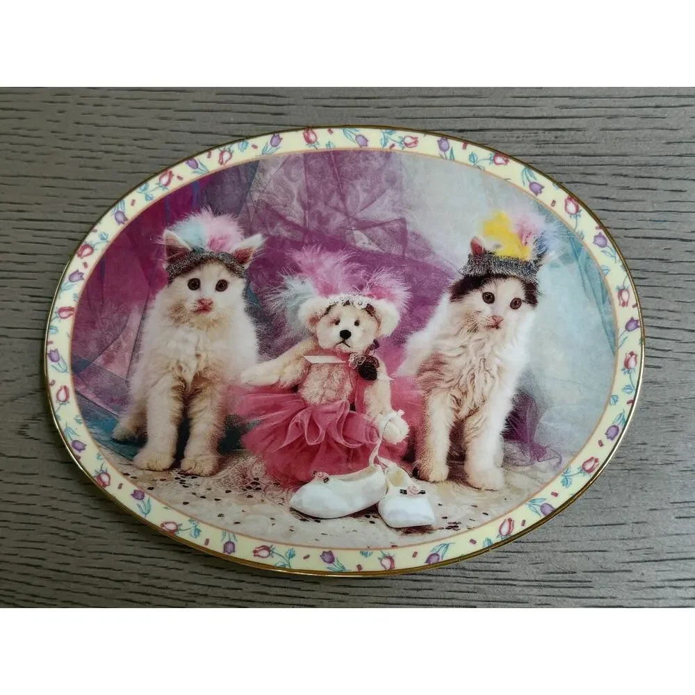 Danbury Mint maker danbury